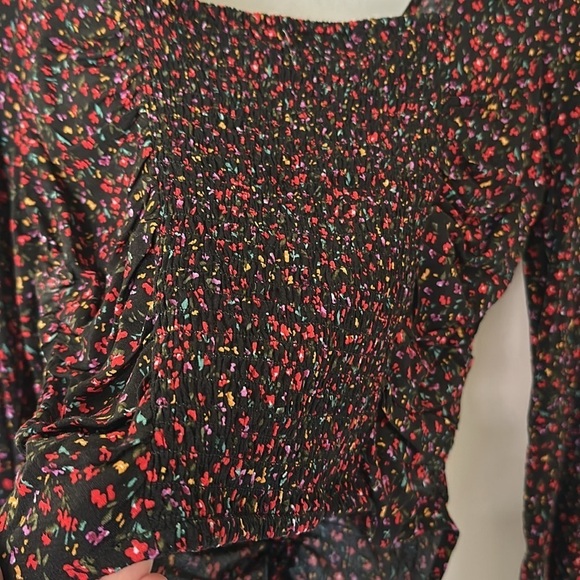 NWOT H&M floral top with cinching tie and smocked back! - Picture 4 of 5
